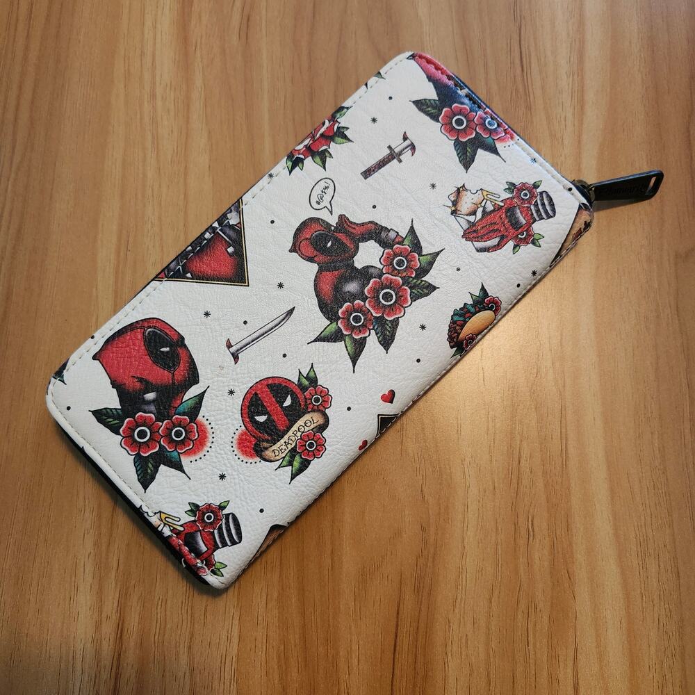 Loungefly Deadpool Wallet – OG Heart Logo – Rare – EUC - Picture 14 of 14
